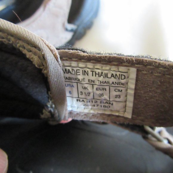 Reebok Ladies size 6 USA Firm Price - Picture 6 of 6